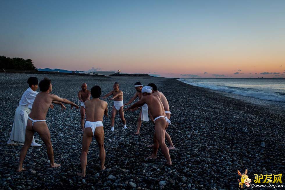 �ձ�����������ͳ���Ρ��T����ˮ�о���������ӭ���������ǵ�Oto��ѽڡ�����һ�죬��2000���ձ������ֳֻ�Ѵ�ɽ�ϵ�������������̤��538��̨�ף���ף���������