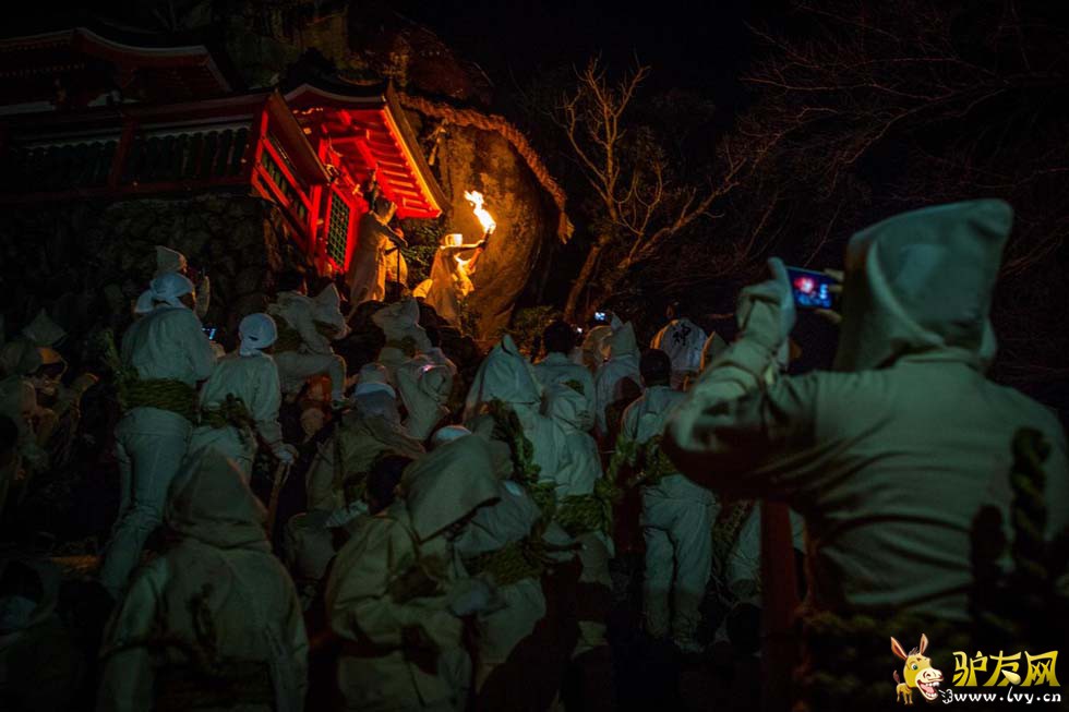 �ձ�����������ͳ���Ρ��T����ˮ�о���������ӭ���������ǵ�Oto��ѽڡ�����һ�죬��2000���ձ������ֳֻ�Ѵ�ɽ�ϵ�������������̤��538��̨�ף���ף���������