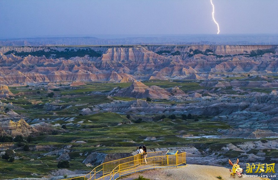 ����˹�յ�ð������Σ�գ��������������ȼ�������Ƶ���ĵط�׷��籩��ץ��˫�����׳����ͼ��