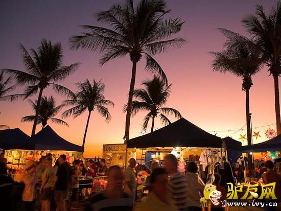 ���ٽ��ˣ��Ĵ�����8����Ѽ�ͥ���ε�