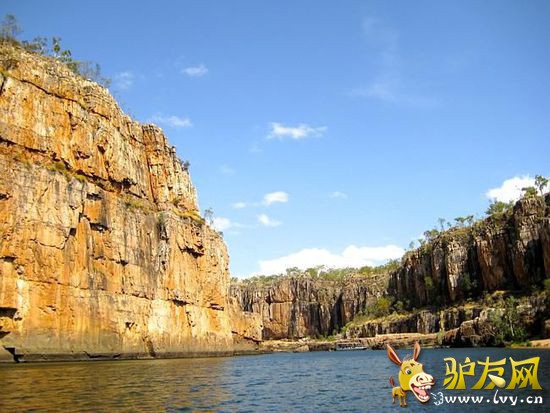 ���ٽ��ˣ��Ĵ�����8����Ѽ�ͥ���ε�