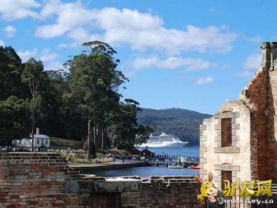 ���ٽ��ˣ��Ĵ�����8����Ѽ�ͥ���ε�