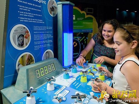 ���ٽ��ˣ��Ĵ�����8����Ѽ�ͥ���ε�