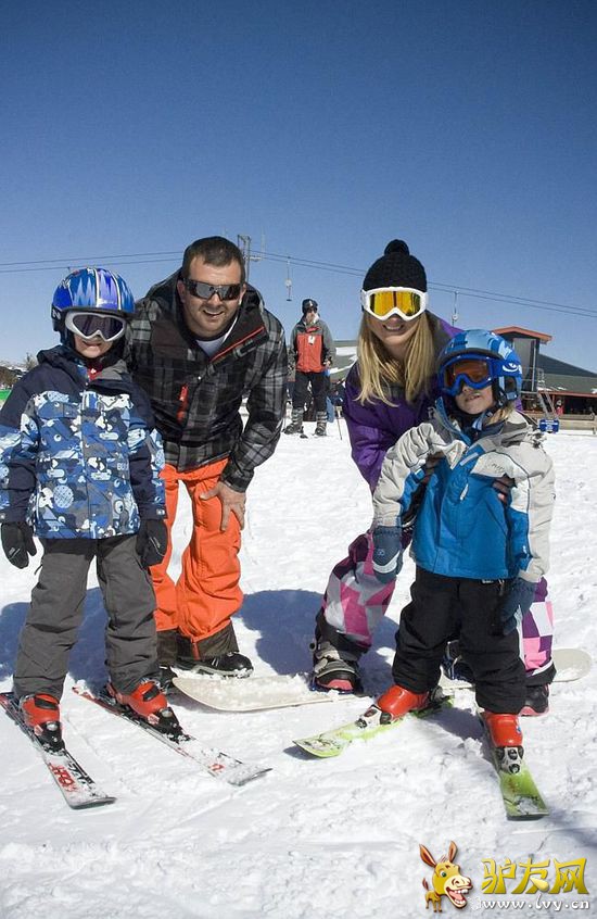 ���ٽ��ˣ��Ĵ�����8����Ѽ�ͥ���ε�