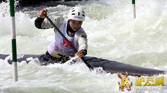 �й���һ��Ƥ��ͧ������������ھ������