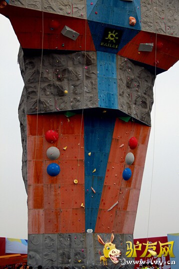 ҵ����Ϊȫ���������������ҵ����ֻ�����С�Ů����ʯ����14��(2001�����)���Ϸ��й���ɽЭ��ע�������˶�Ա,���彡��������һ��������������ʯ����Ĺ��������Ұ����߾��ɲμӡ�