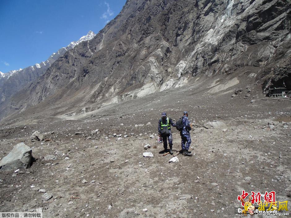 ����ʱ��2015��5��2�գ��Ჴ�������壬����������ѩ������������û�����°��������˼������ɽ�����ڵ���ʮ��ʧ�١�