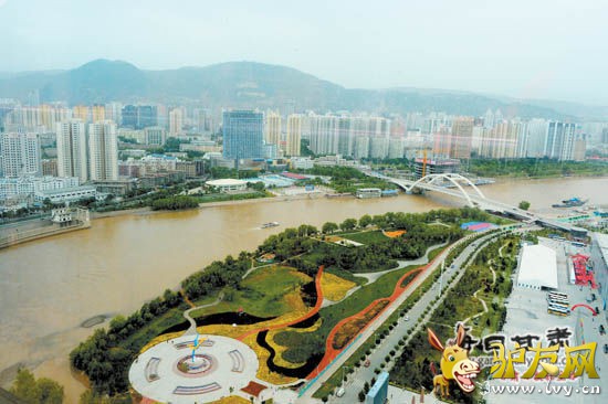 6��2�գ����ݹ������������⹫԰װ��һ�£�Ϊ���������ĵ�������ݹ�����������������׼����������ϯ������ǿ��