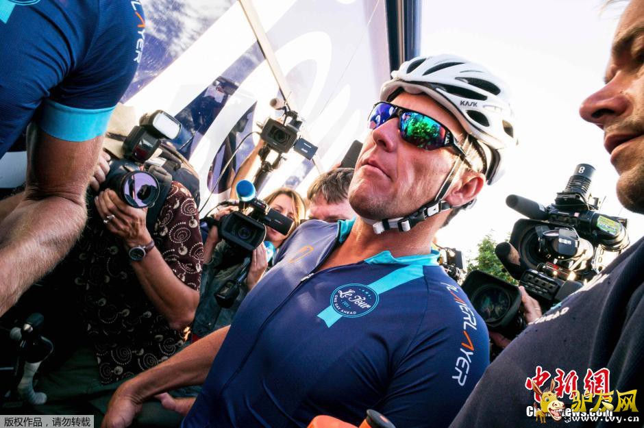 7��16�գ��������г�������ķ˹���ʲμ��˽��껷�����г���������һ�����Σ�Ȼ����������ʽ���������ǲμ�����һλ�����翹�����ǡ���ǰӢ��������ѡ�ֽܷ�����˹�Ļ���ᷢ��Ĵ������г�������ķ˹���ʽ��μ�16�ա�17�������������ε����С�